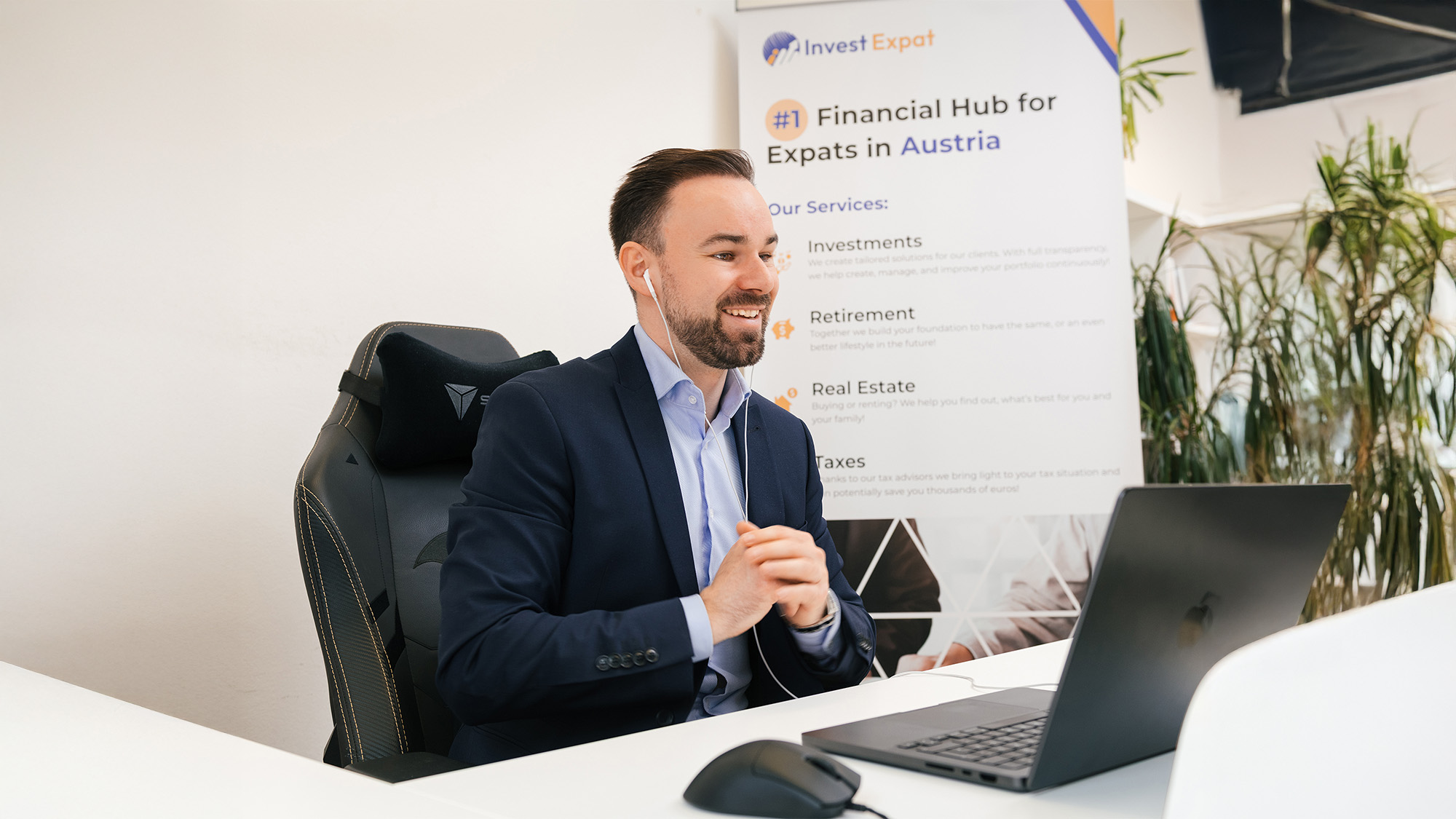 Max Plank, Geschäftsführer der Invest Expat GmbH, bietet maßgeschneiderte Finanzberatung für Expats in Österreich.