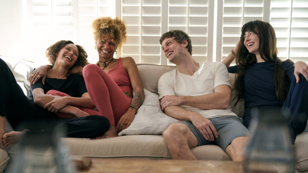 Nachhaltige Damenmode von Lounge Cherie aus der Steiermark – zeitlose Kleidung, fair produziert, langlebig, komfortabel und bewusst designt