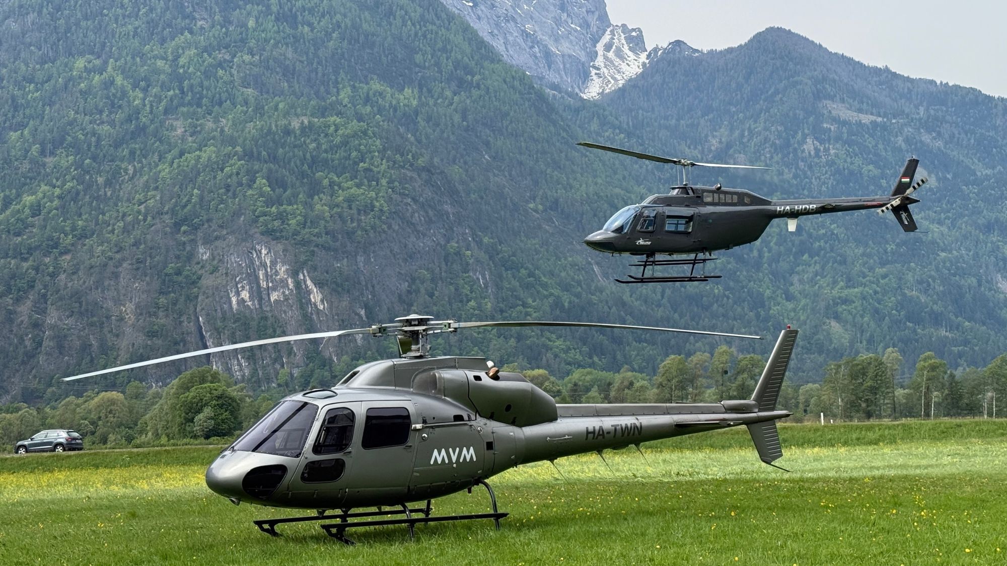 Helifly bietet exklusive Hubschrauber Rundflüge, Transferflüge und Lastenflüge in ganz Österreich, darunter im Salzkammergut, in Osttirol und der Steiermark.