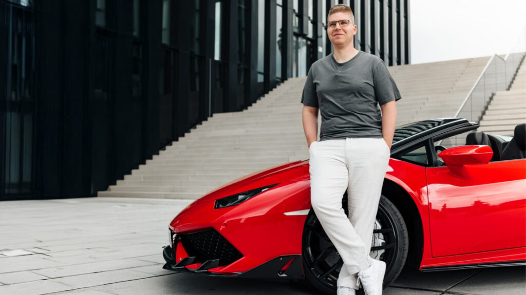 Praxisnahe Schulung für Fahrzeugüberführung von CarCashFlow eröffnet flexible Jobperspektiven mit Zukunft.