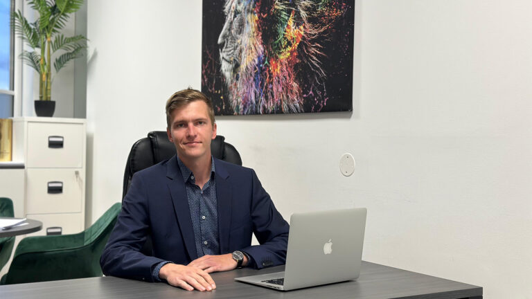 Christian Pfeiler erklärt Edelmetalle als sichere Kapitalanlage: physisches Gold und Silber zur Generationenabsicherung, transparent vermittelt ohne Banken.