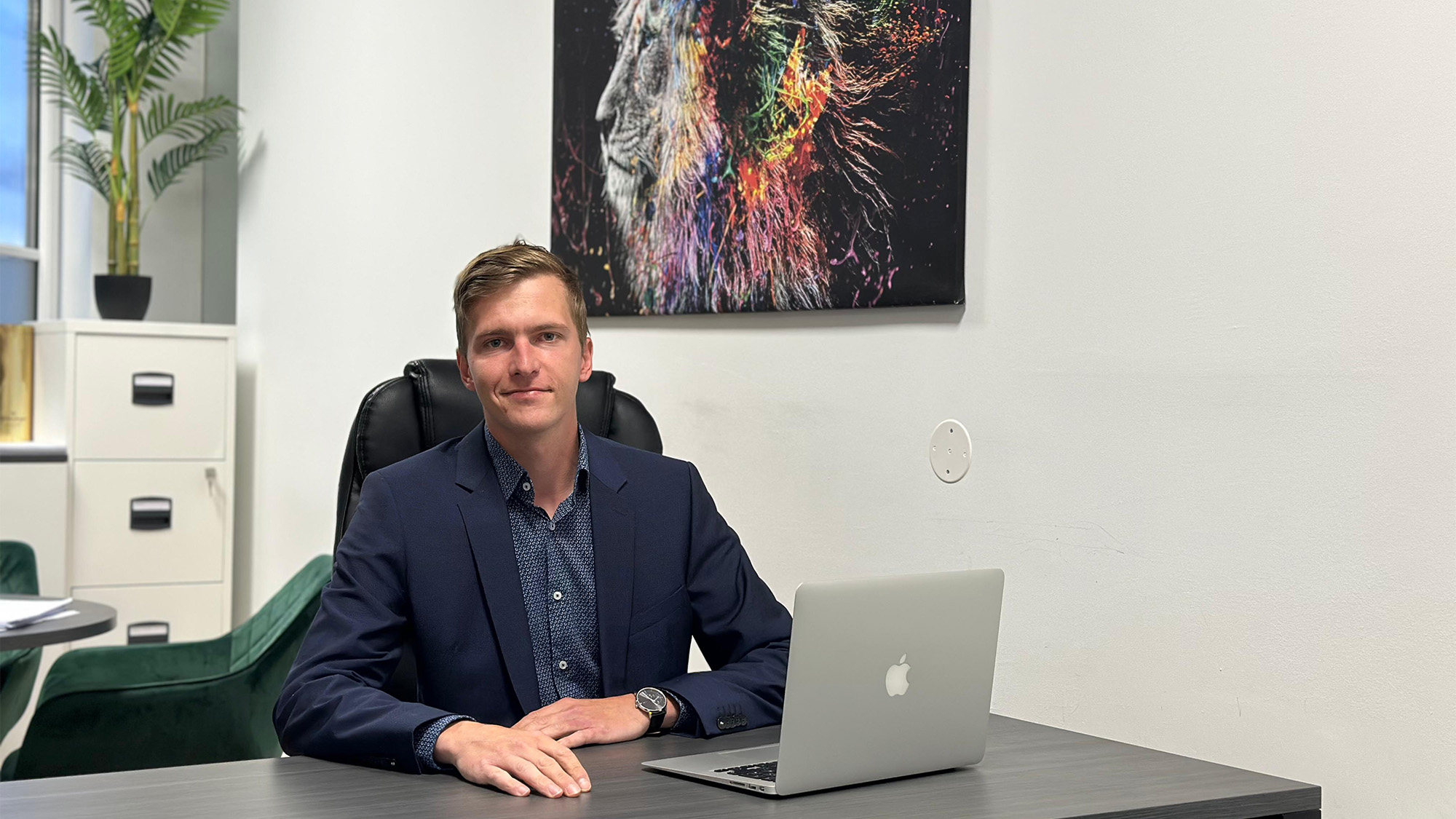 Christian Pfeiler erklärt Edelmetalle als sichere Kapitalanlage: physisches Gold und Silber zur Generationenabsicherung, transparent vermittelt ohne Banken.