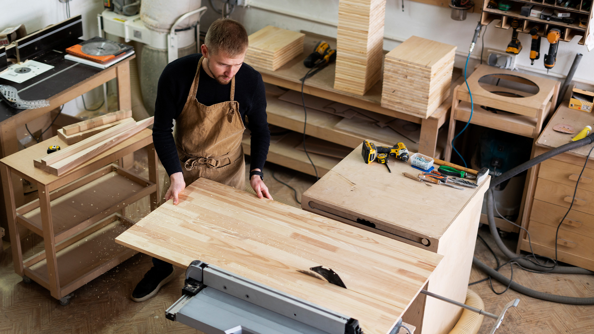 THL Tischlerei Holzdesign Lindner überzeugt mit individuellen Holzmöbeln, zeitlosem Design und langlebiger Qualität.