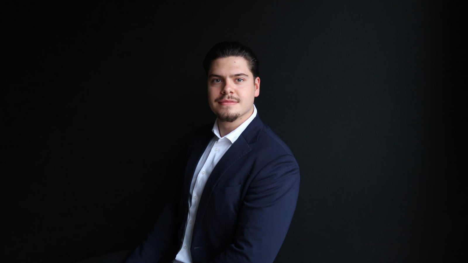 Redline Marketing erklärt, wie digitale Leadgenerierung Versicherungsmaklern nachhaltige Kundengewinnung ermöglicht.