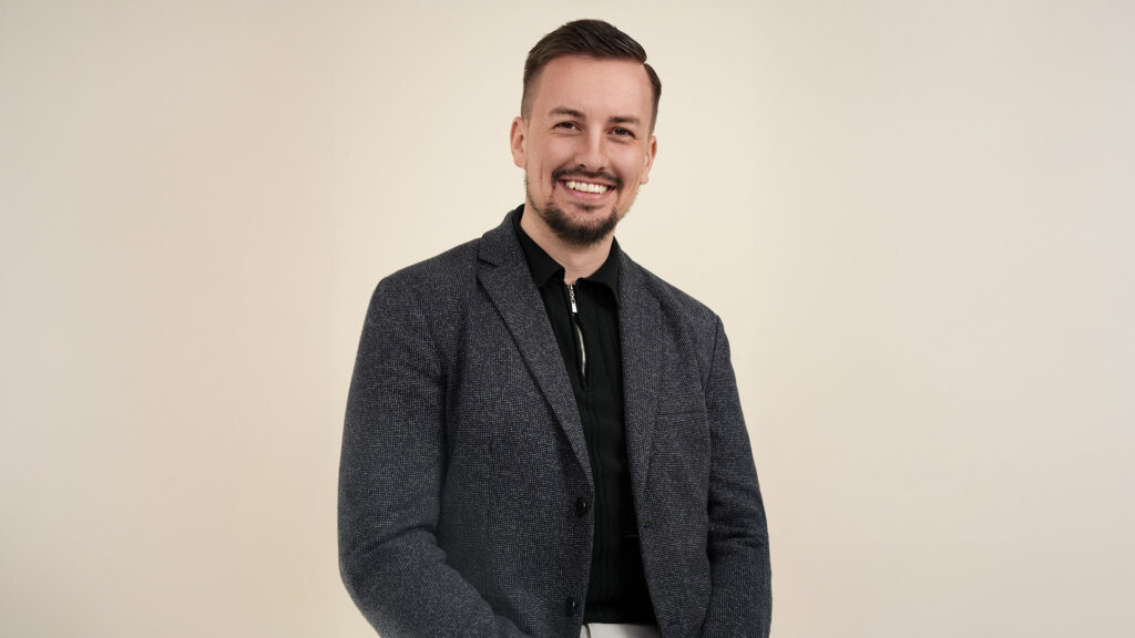 UGCMODEL Management von Johann Steinwand: Ein neues Managementkonzept für Models mit Fokus auf Unabhängigkeit, Selbstvermarktung, UGC und langfristige Kooperationen mit Marken.