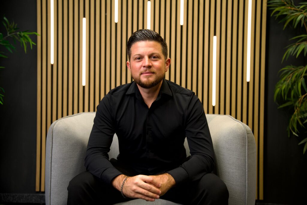 Remote Sales erklärt: Vertriebsexperte Tibor György über Chancen im digitalen Vertrieb.