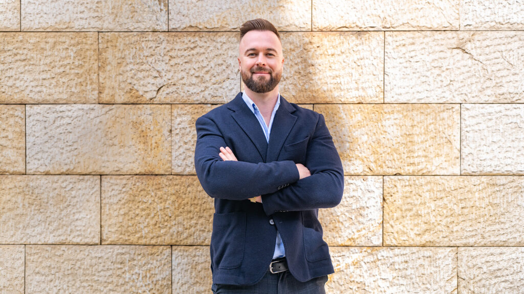 Sandro Stadelmann verbindet Marktzugang, Strategieberatung und Immobilienwissen für Investments auf Zypern.